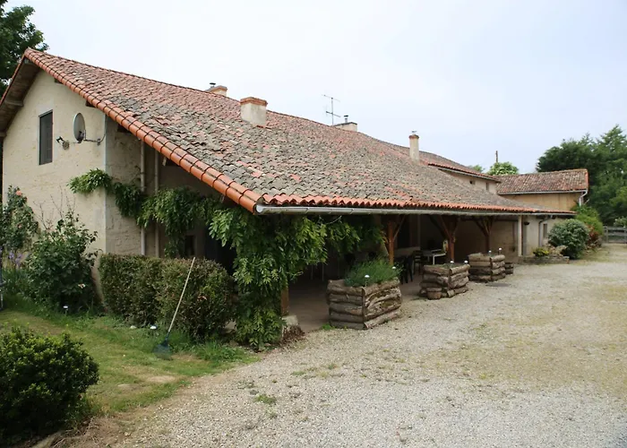 La Roseraie Couette-café Romagne (Vienne)