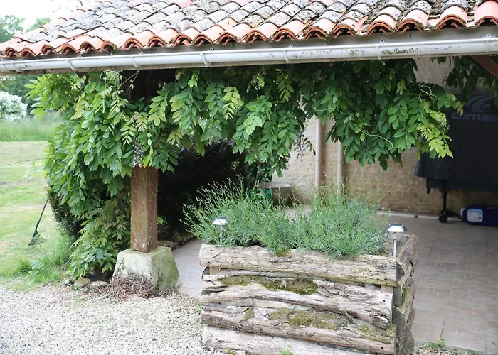 Couette-café La Roseraie 3*