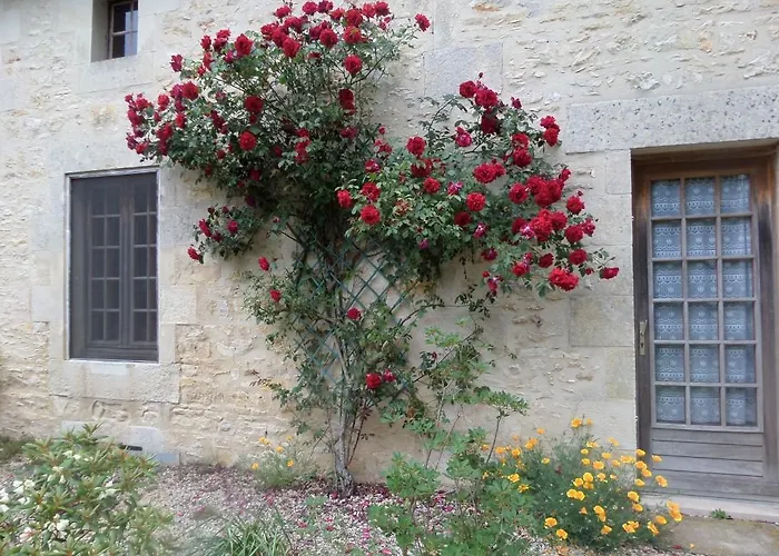 Couette-café La Roseraie 3*